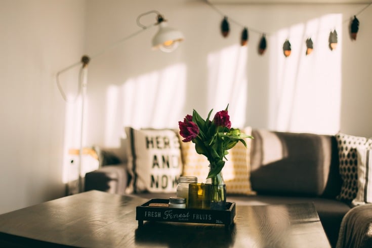 If you're living in an apartment that's just blah - or any other home you wish you could change - it IS possible to fix your home decorating frustrations. (Even if you're on a limited budget.)