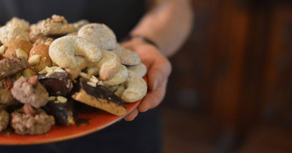 To help you experience how easy hospitality can be, let's host a get-together over the next week! With these seven simple steps, you'll be able to host company in a very low-key, non-threatening way.